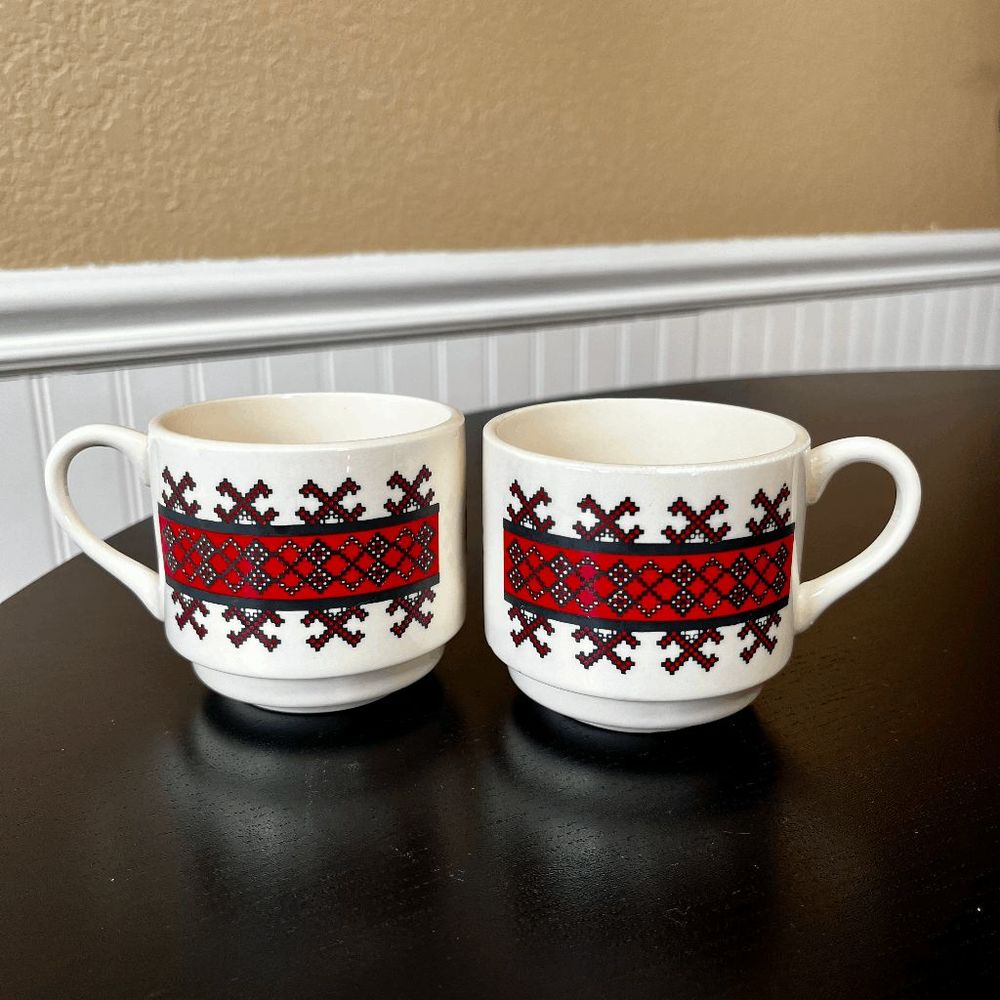 Ukrainian Art Coffee Mug/Tea Cup Ceramic Qty 2 Vintage Made in Canada Elizabeth